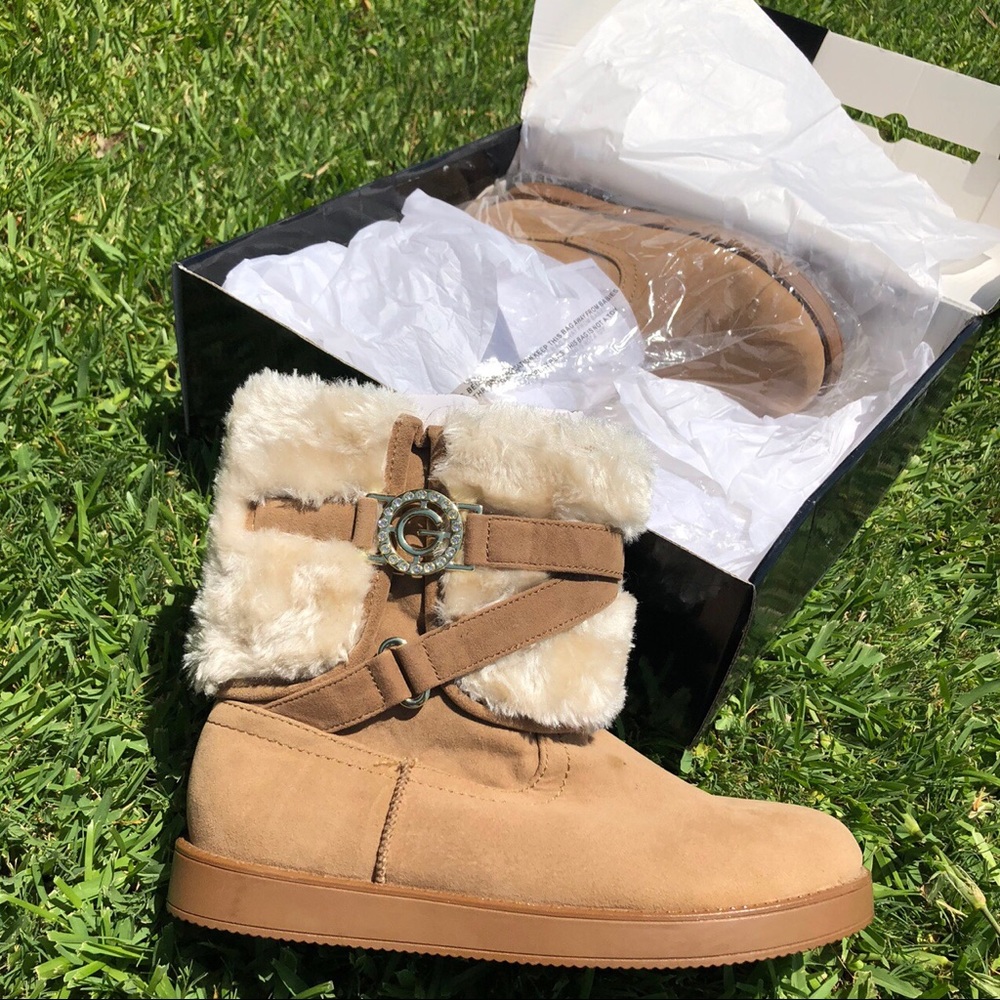 BRAND NEW GUESS BOOTS🖤
